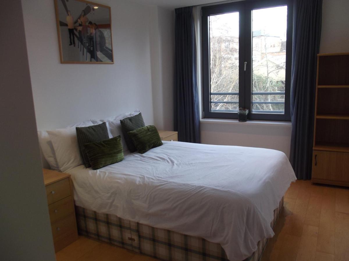 Apartment-- Free Parking 2 Bedrooms-2bathrooms-located In Jericho Close To Bus And Rail Station