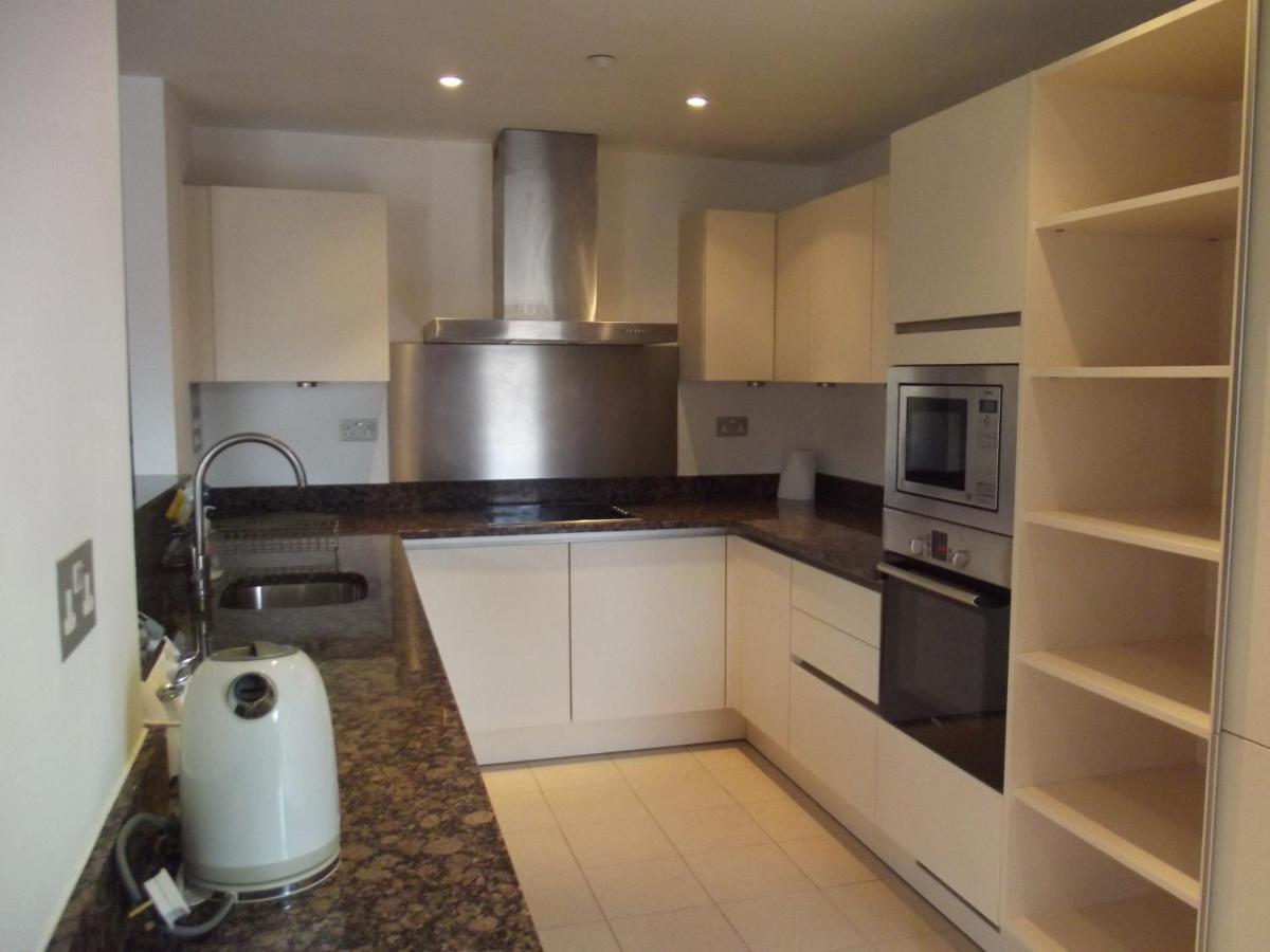 Apartment-- Free Parking 2 Bedrooms-2bathrooms-located In Jericho Close To Bus And Rail Station * Oxford