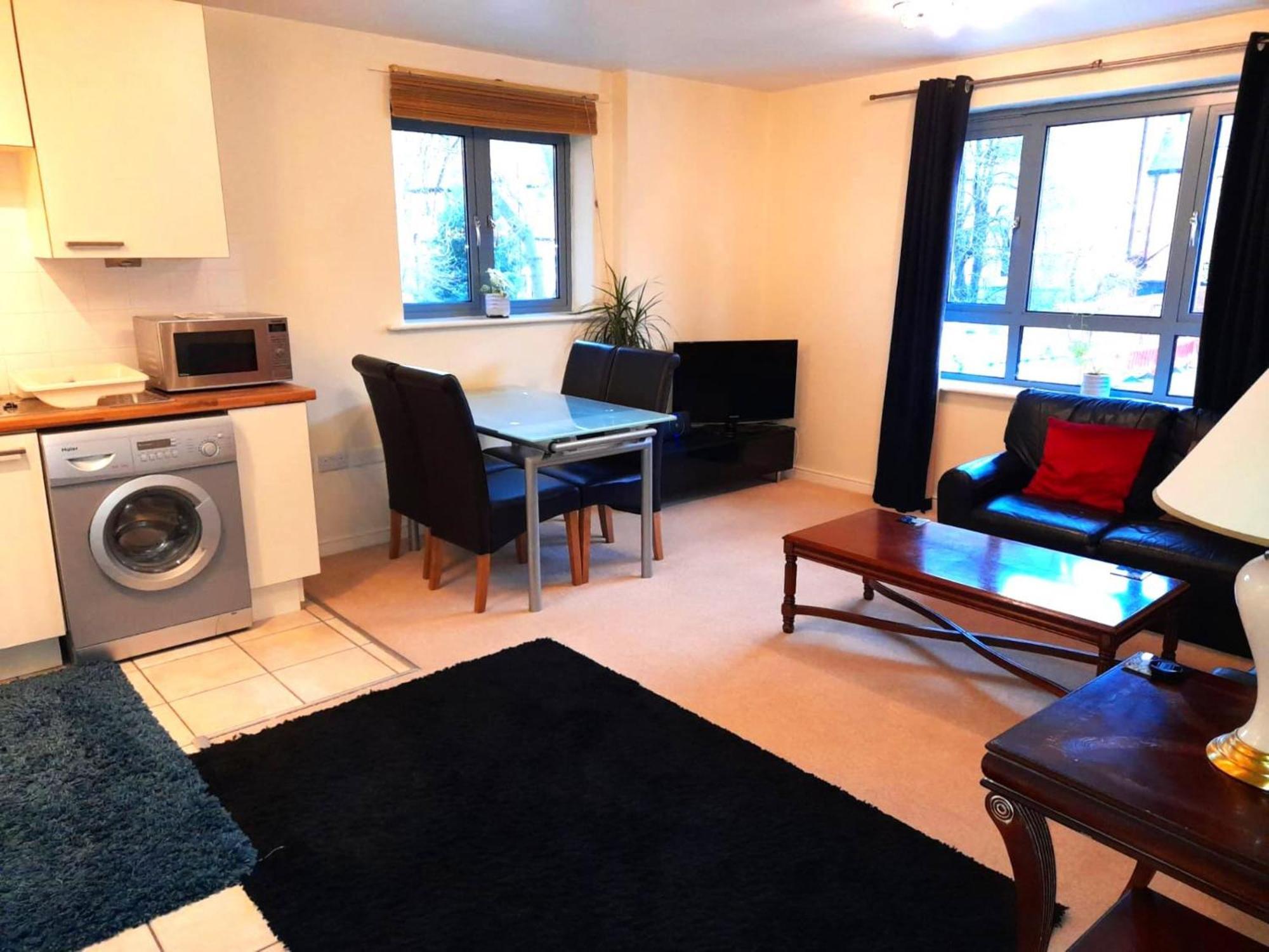 Apartment-- Free Parking 2 Bedrooms-2bathrooms-located In Jericho Close To Bus And Rail Station Oxford