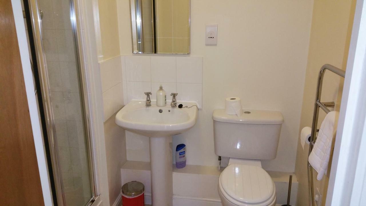 Appartement Apartment-- Free Parking 2 Bedrooms-2bathrooms-located In Jericho Close To Bus And Rail Station *
